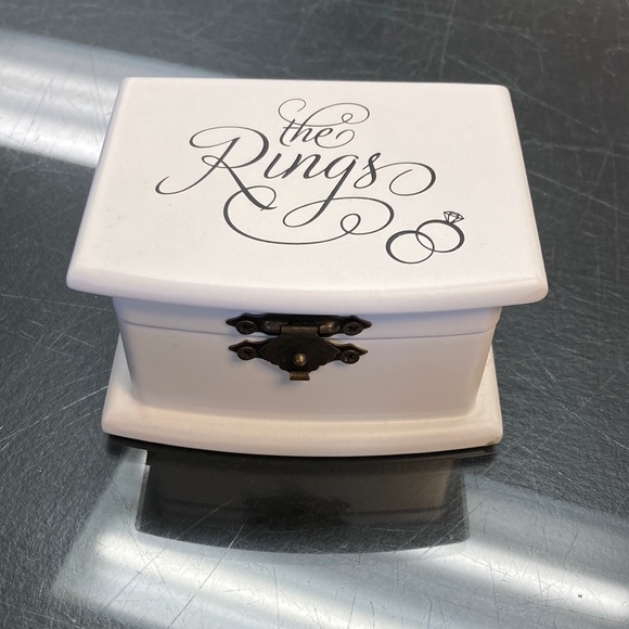 The Rings Wedding Rings box - Picture 1 of 6